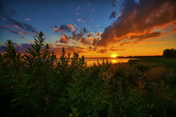 Sonnenuntergang am St. Clare Lake in Michigan