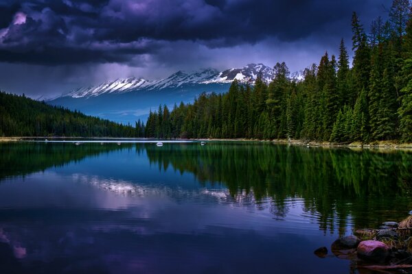 The surface of the lake at dusk