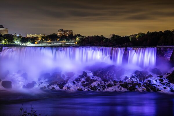 Niagara Falls is an exciting sight