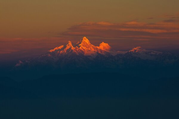 Der Himalaya-Berg im Morgenlicht