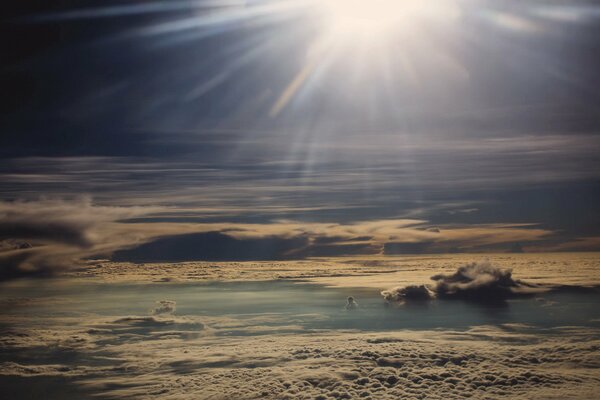 Paisaje. Hermosa naturaleza, cielo con nubes