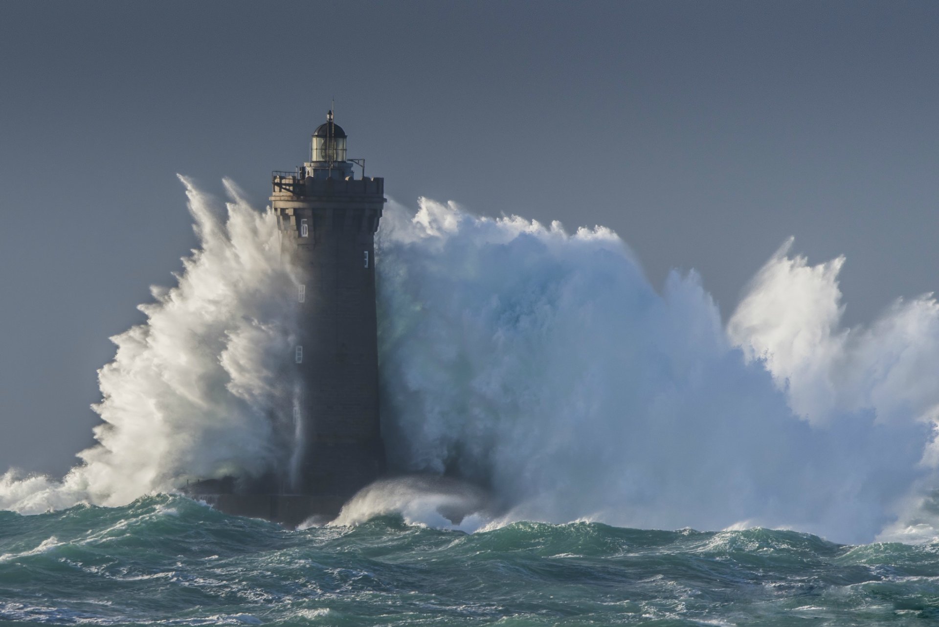 mare tempesta blu faro onda tempesta hd