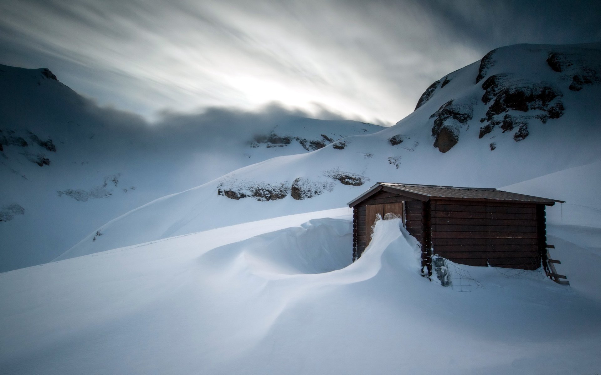 montagnes maison neige paysage