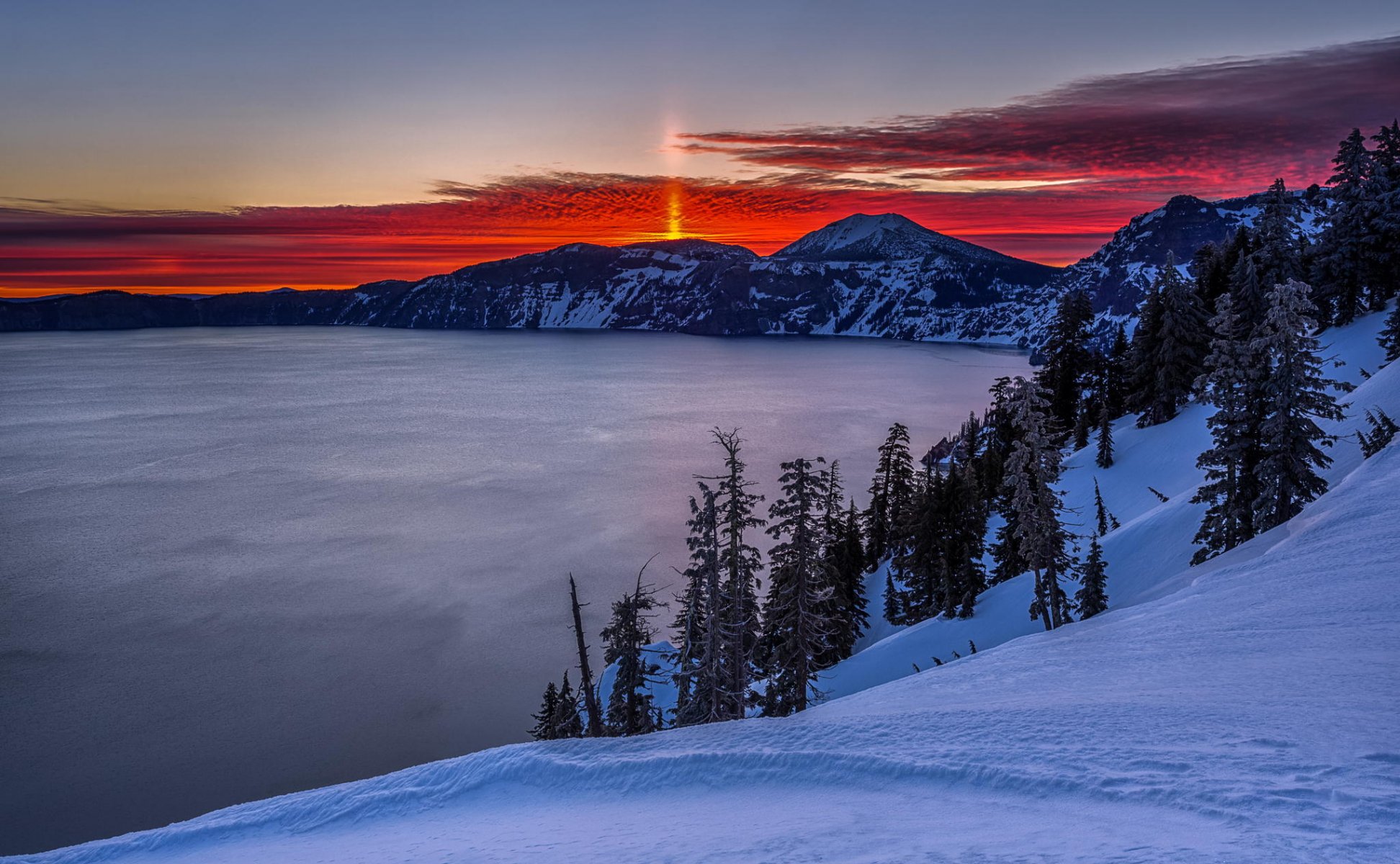 montañas cráter lago amanecer nieve invierno lago del cráter