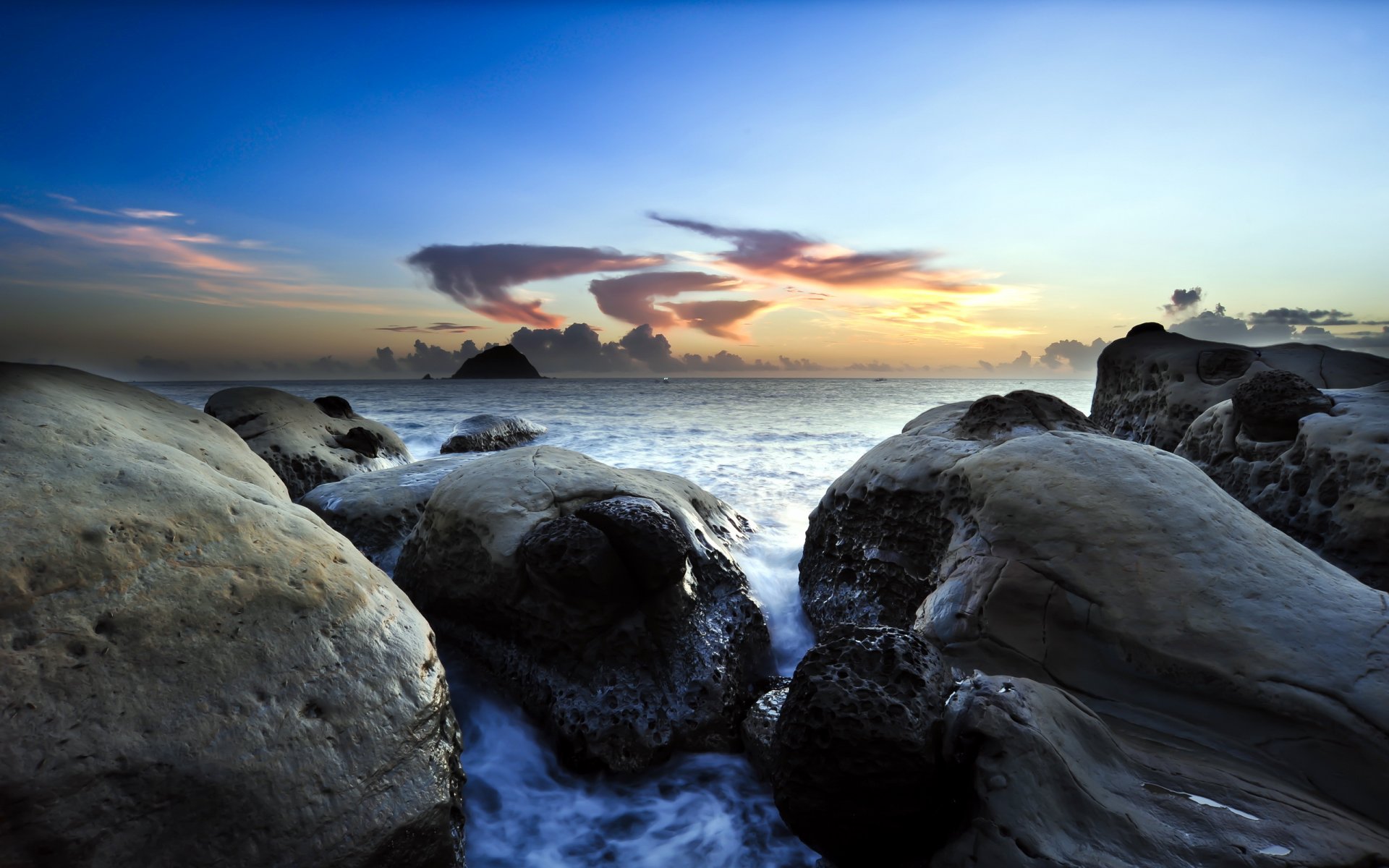 mar piedras cielo paisaje