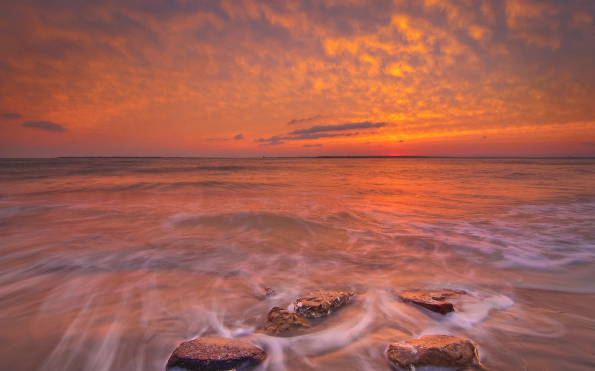 ciel nuages coucher de soleil horizon mer pierres