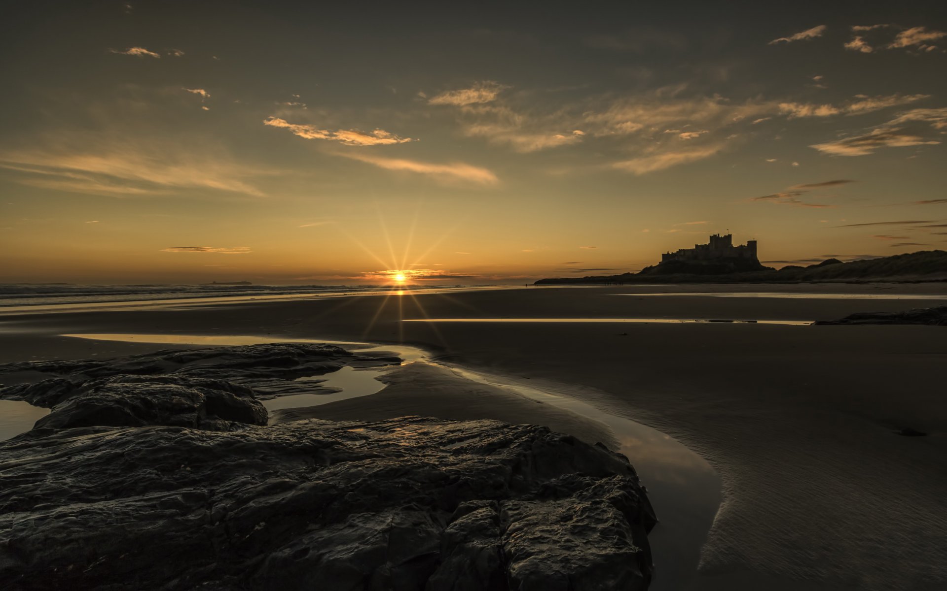 angleterre northumberland château bamburgh coucher de soleil