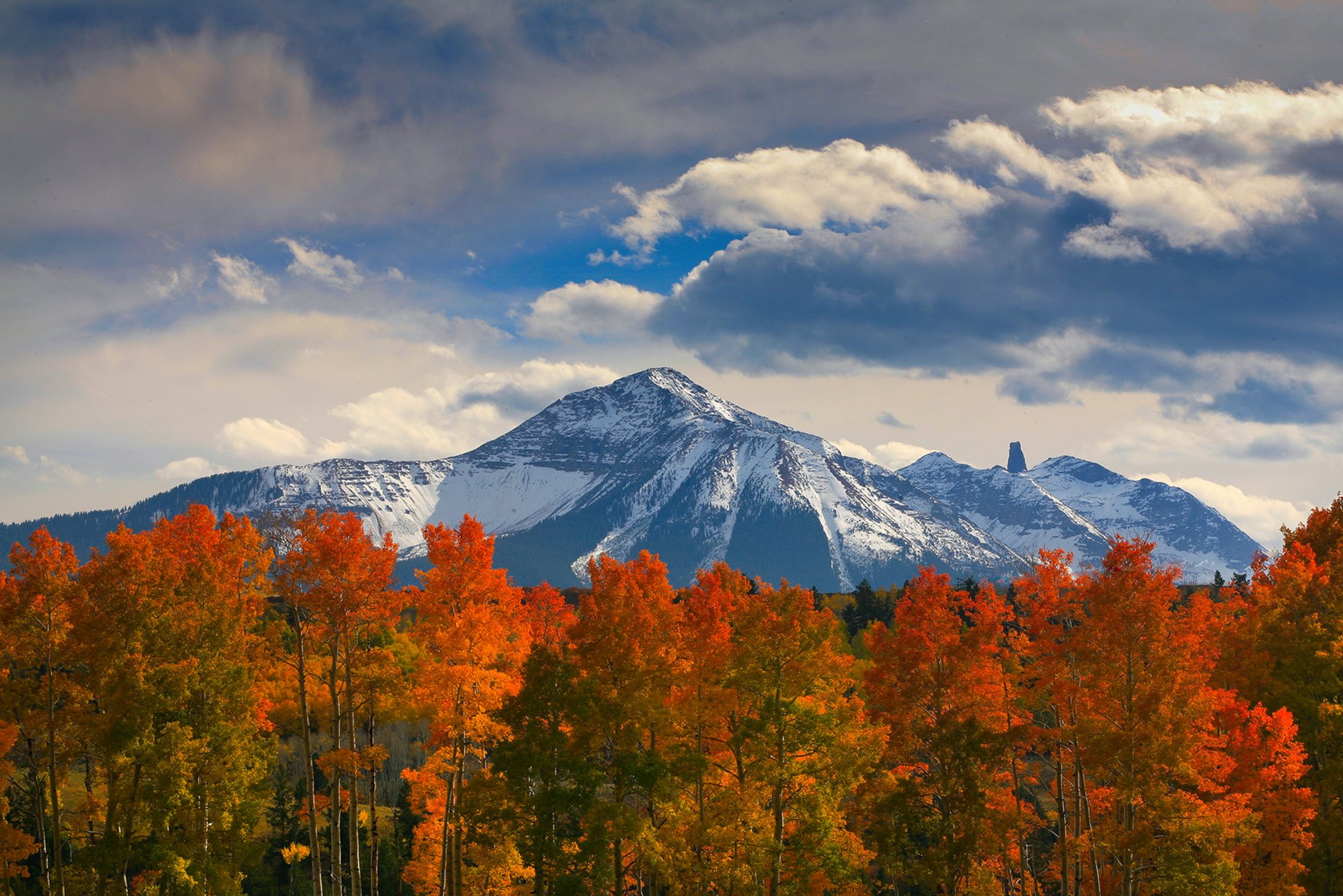 cielo nuvole montagne neve autunno alberi foresta natura