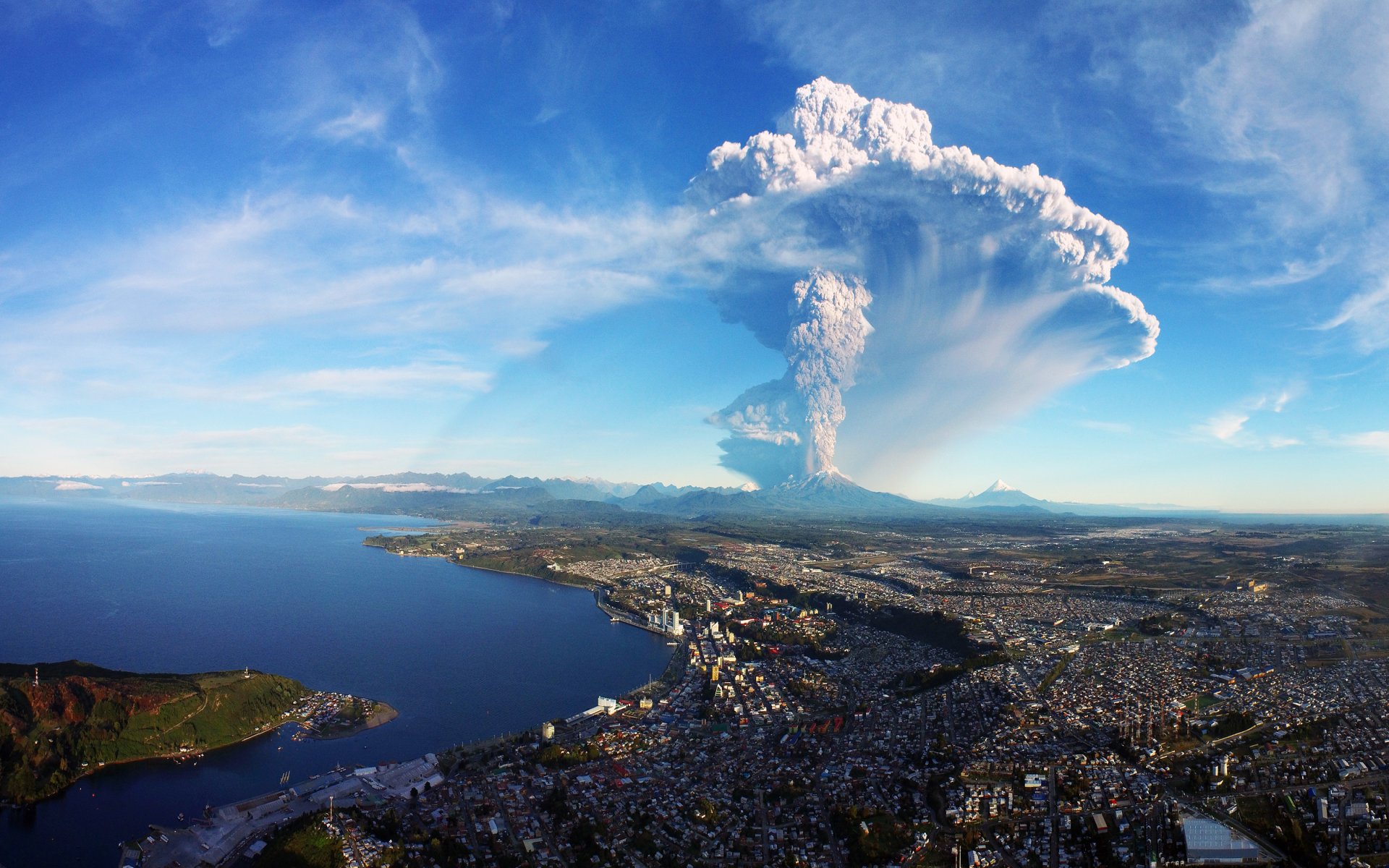 volcán calbuco puerto montt chile panorama ciudad volcán erupción