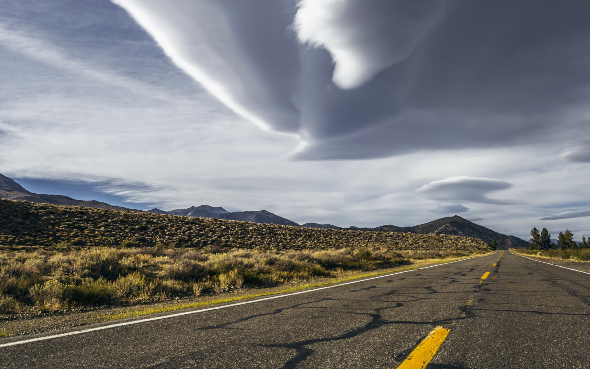 ciel tempête route désert californie