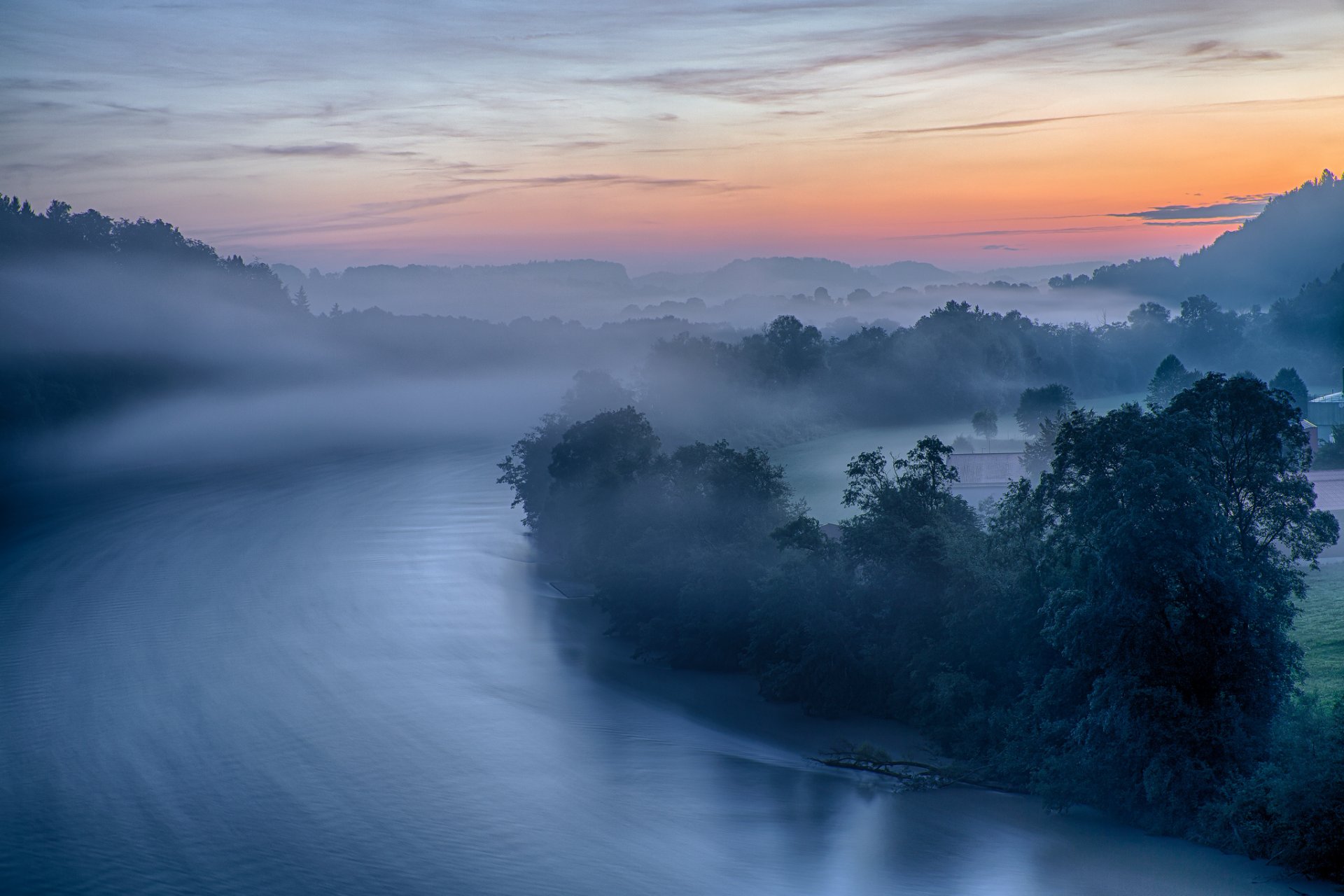 himmel berge morgen nebel fluss haus bäume