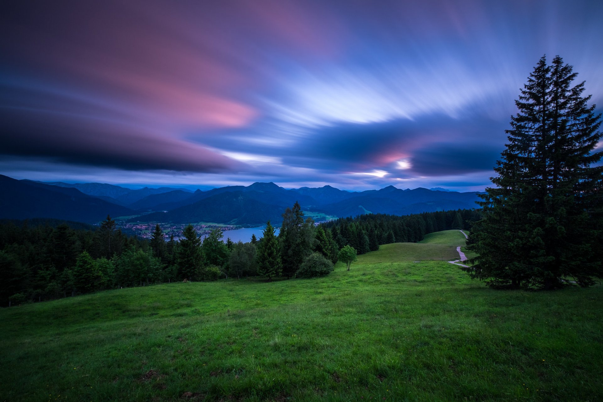 lac tegernsee tegernsee bavière allemagne alpes bavaroises lac tegernsee tegernsee alpes montagnes lac coucher de soleil