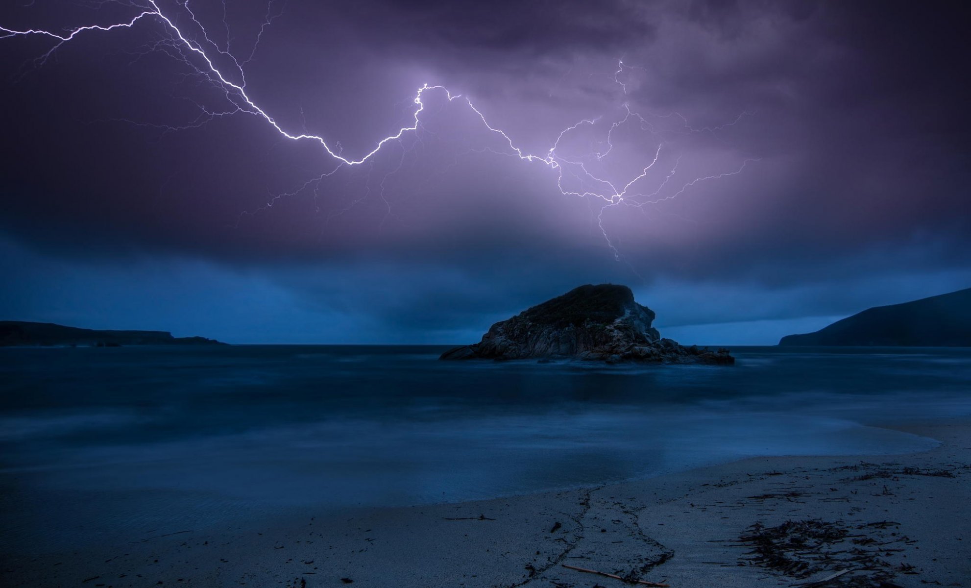 natura spiaggia notte temporale fulmine crepuscolo roccia mare