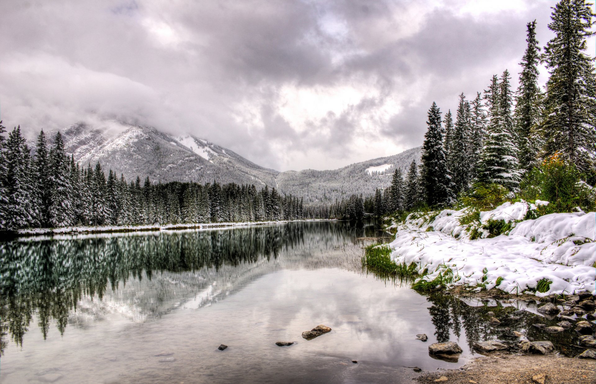 canada alberta mountains lake water reflection trees winter snow clouds landscape nature