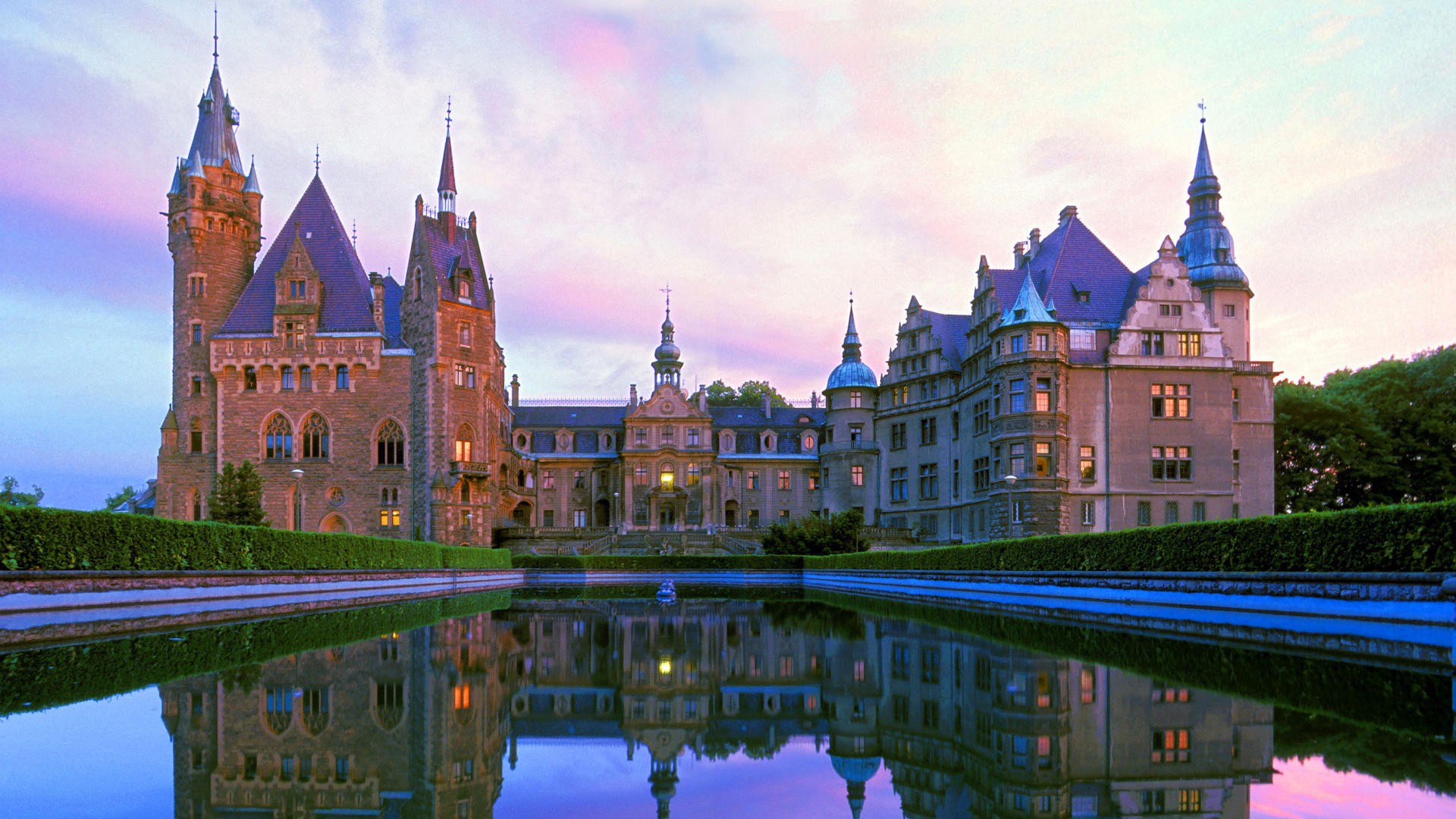 château de mosnensky pologne ciel palais tour façade étang arbres buissons