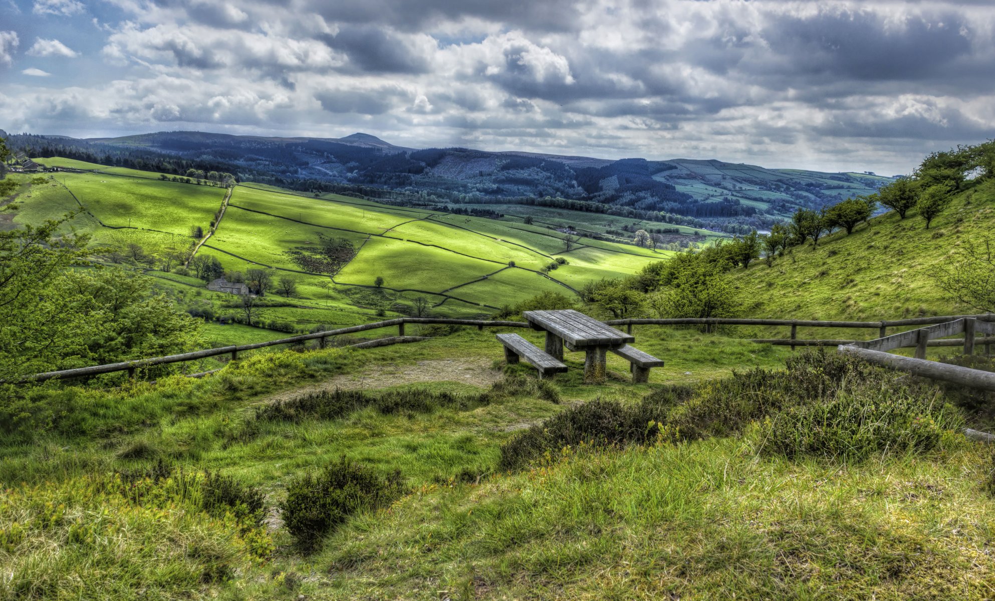 großbritannien hügel gras natur bänke tisch wolken