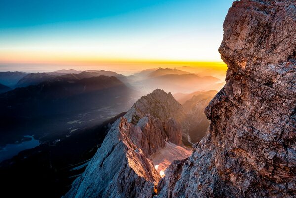 Montagne à la lumière du soleil du matin