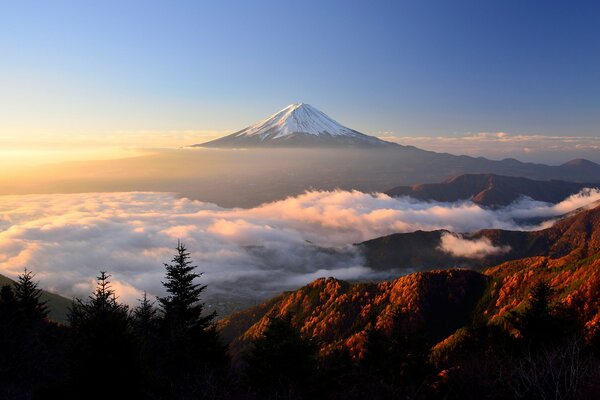 Vue du volcan japonais à l automne