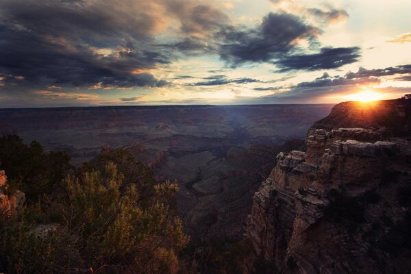 Parcs nationaux des États-Unis. Grand Canyon en Arizona au coucher du soleil