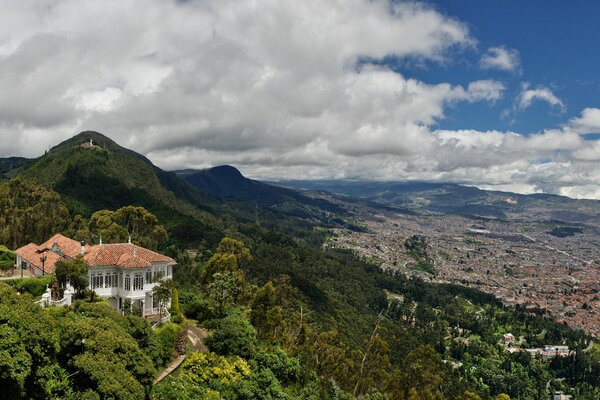 Villa de paysage dans les montagnes de Colombie