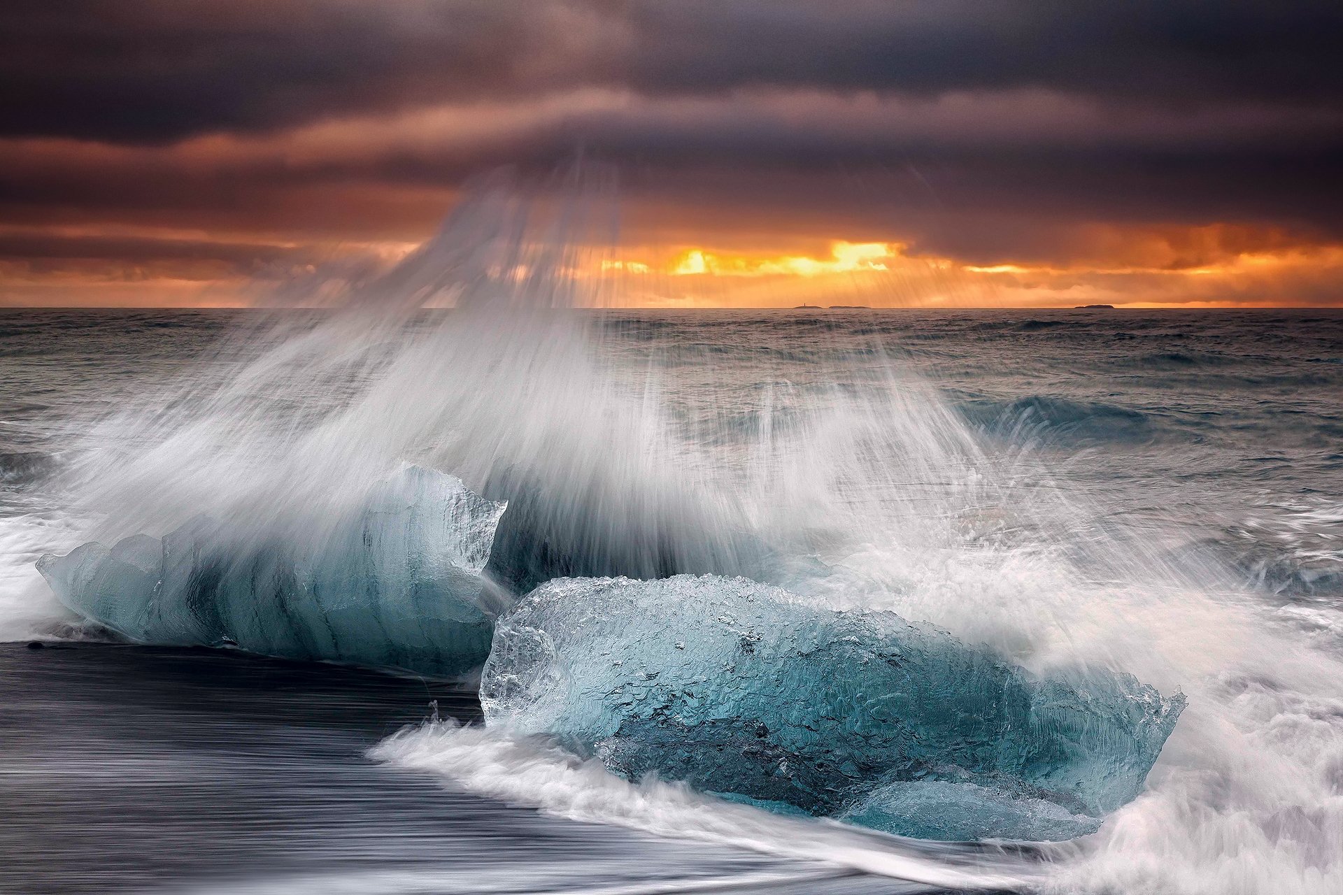 iceland morning beach extract waves spray sky clouds autumn october