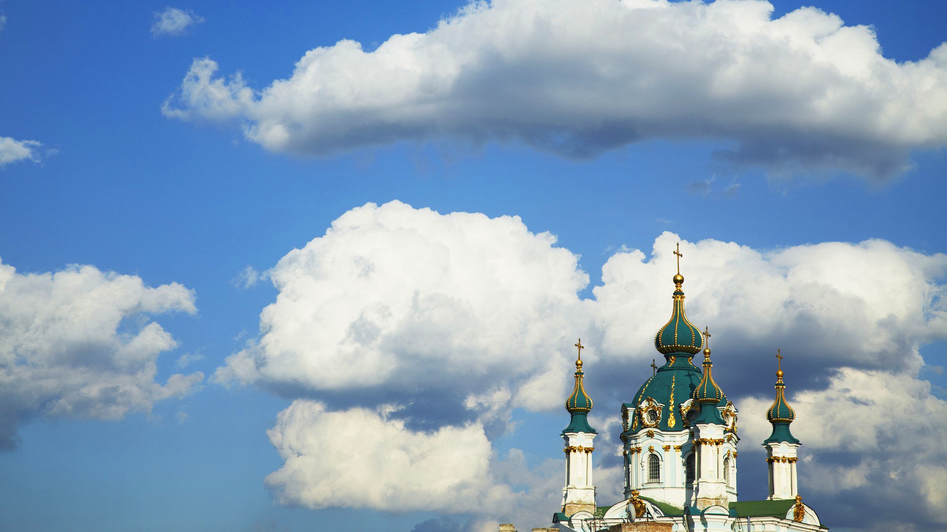 cielo nubes ciudad kiev cúpula iglesia de san andrés cruz