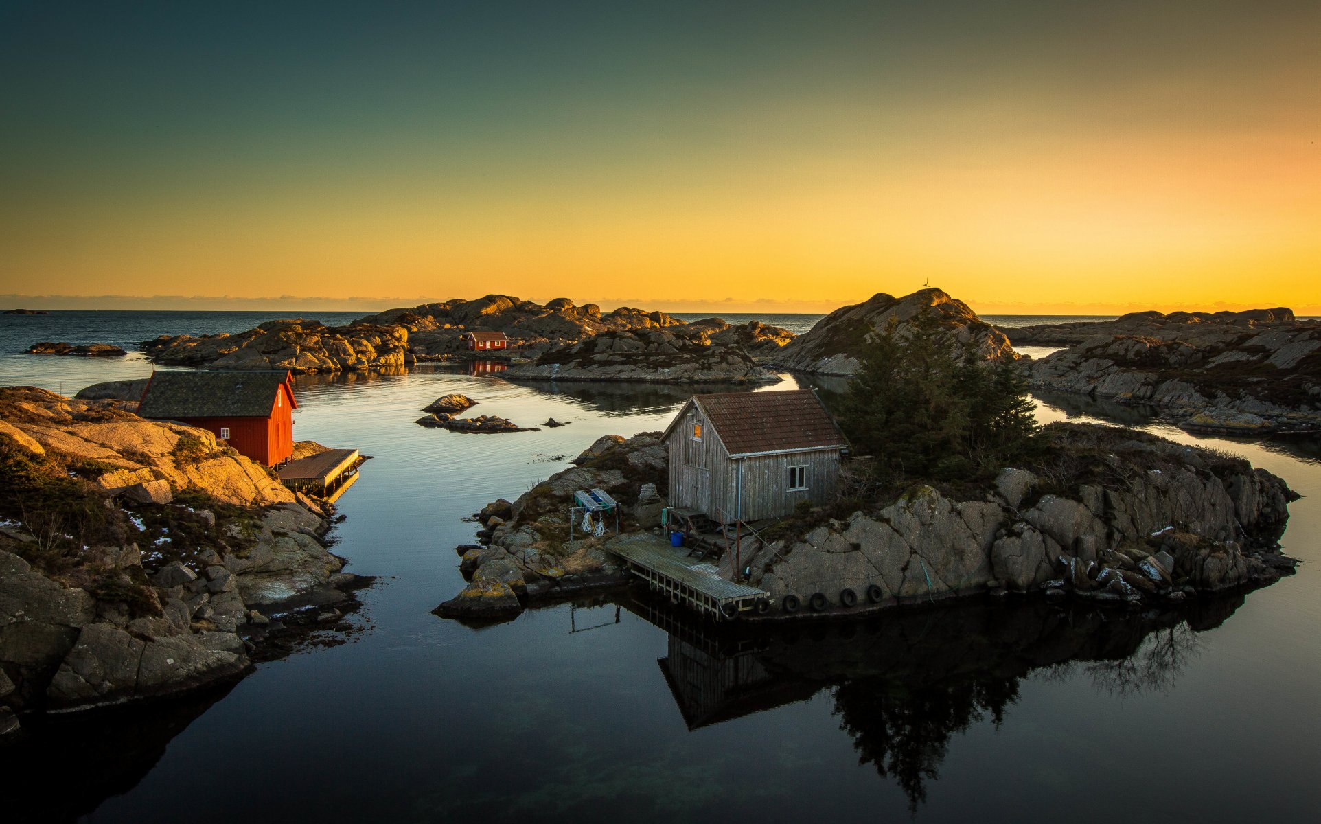 maisons mer roches pneus jetée coucher de soleil roches