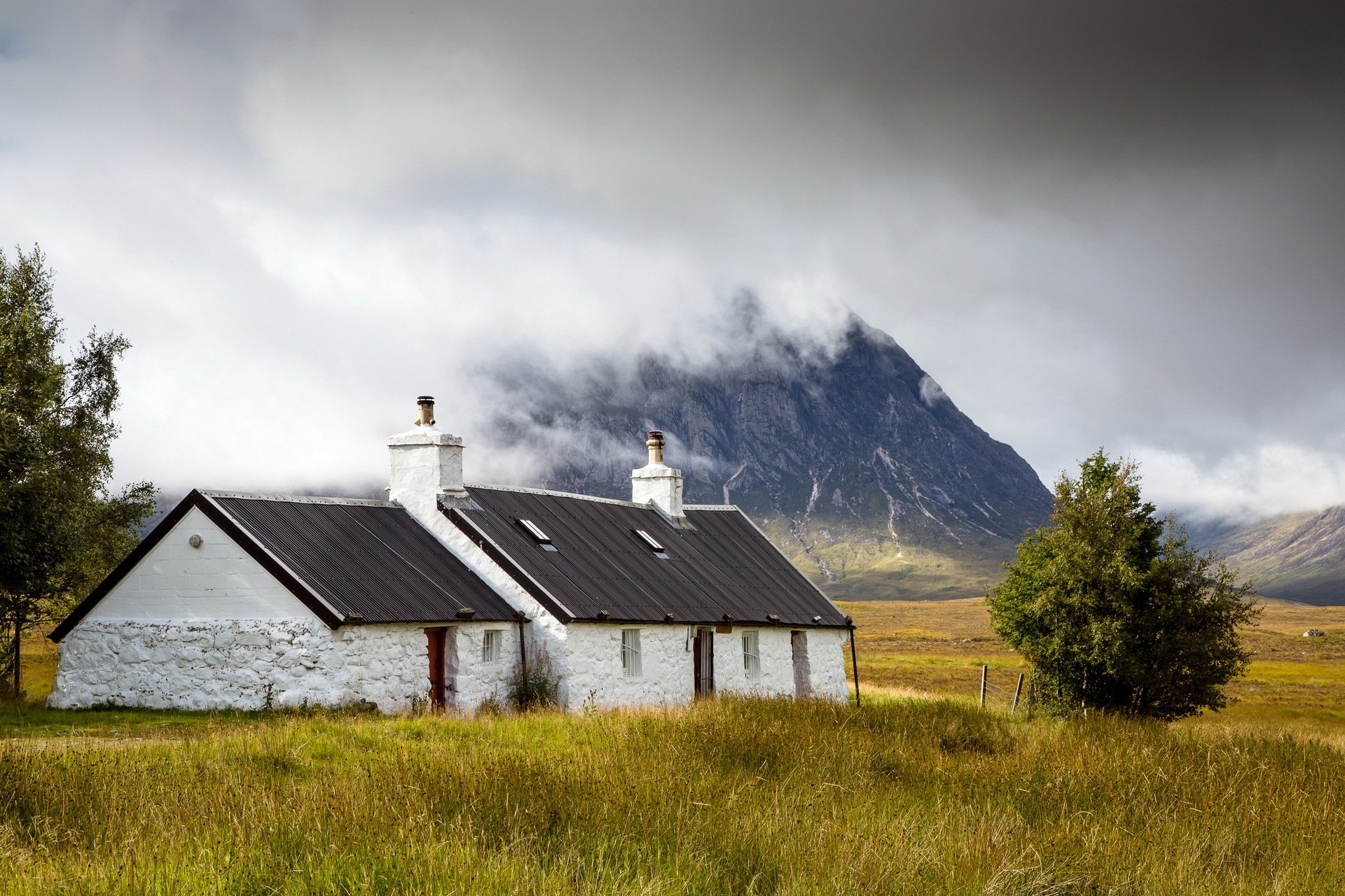 black rock cottage escocia nubes