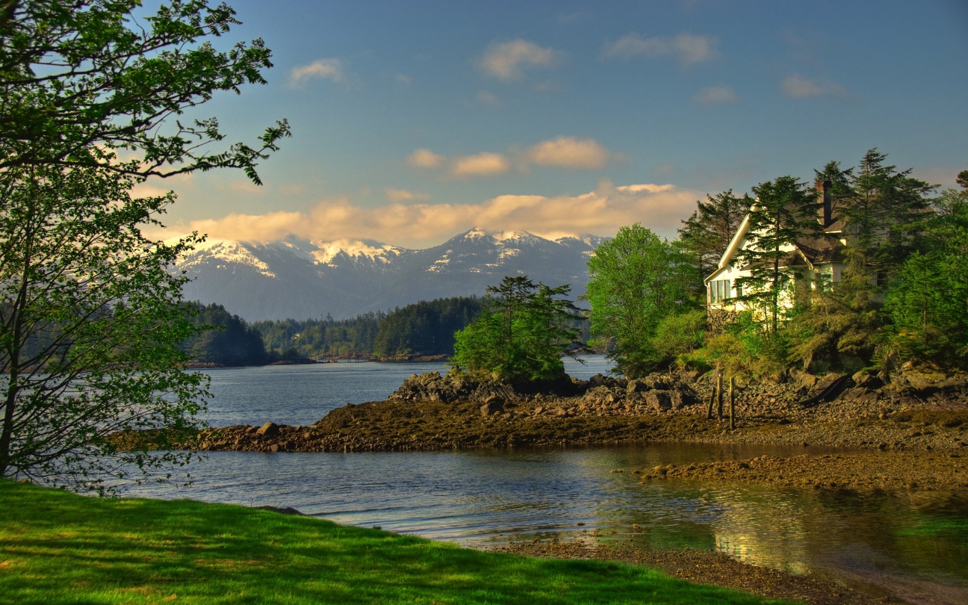 alaska stany zjednoczone dom drzewo góra śnieg drzewa las jezioro woda