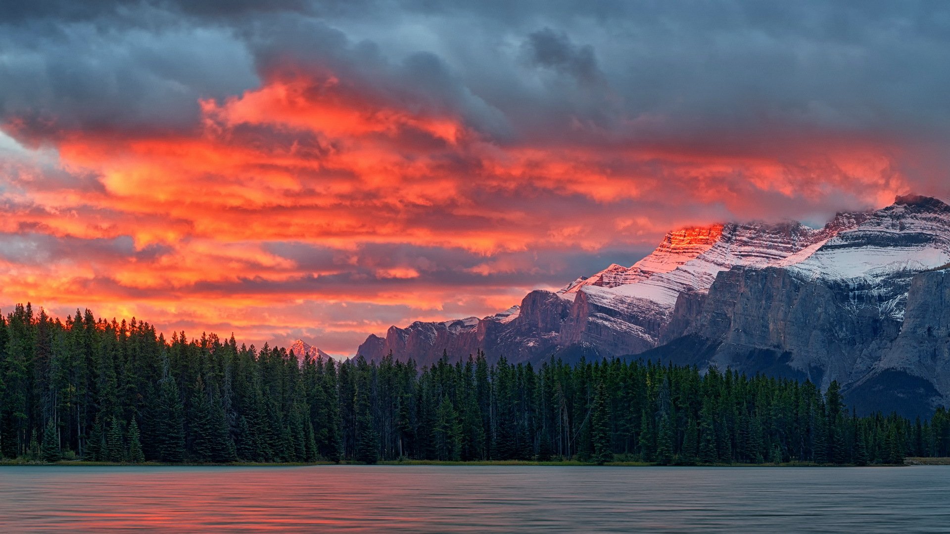 monte rundle montañas rocosas canadienses parque nacional banff