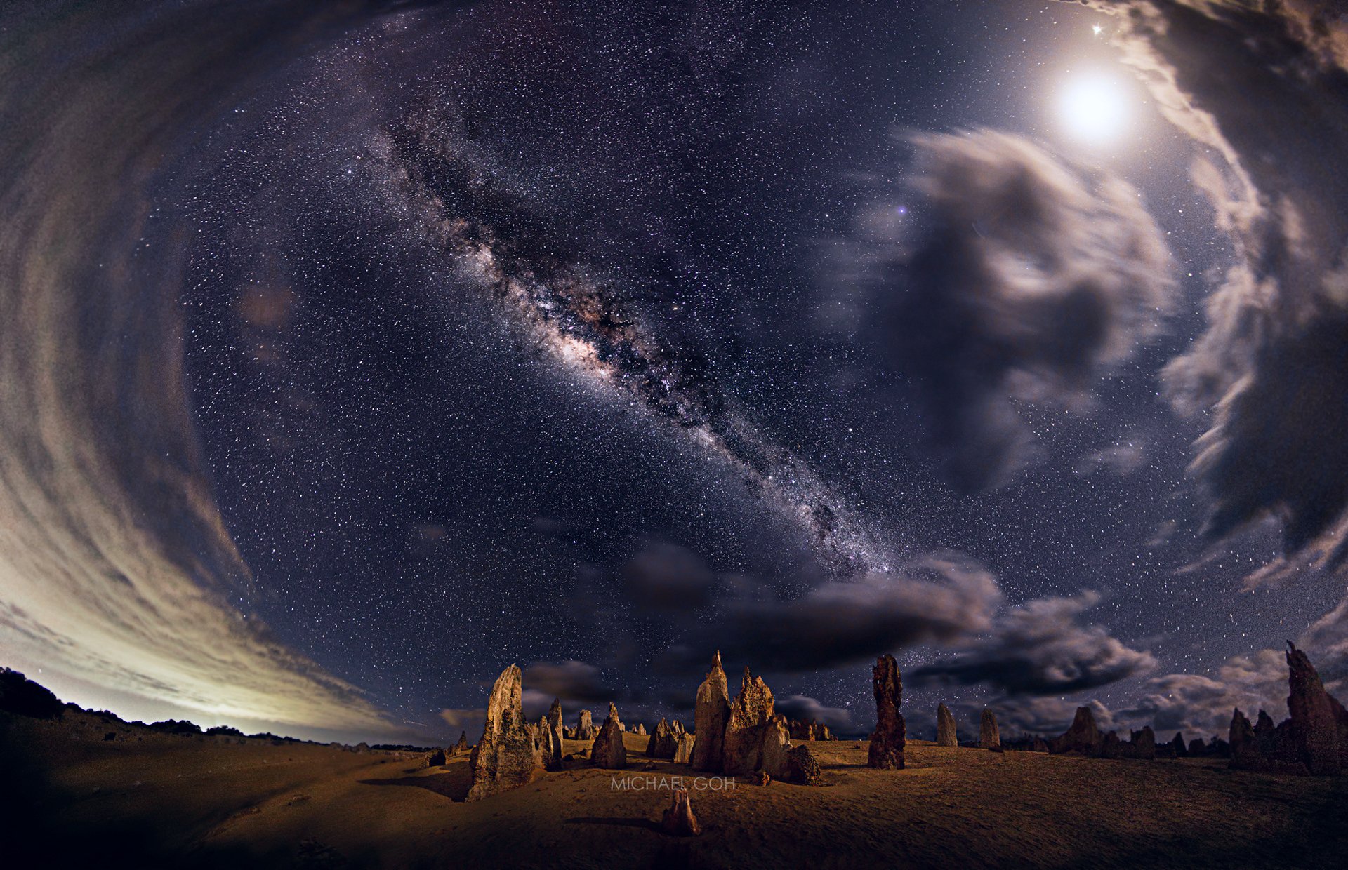 ouest australie parc national de nambung nuit ciel voie lactée étoiles roches panorama