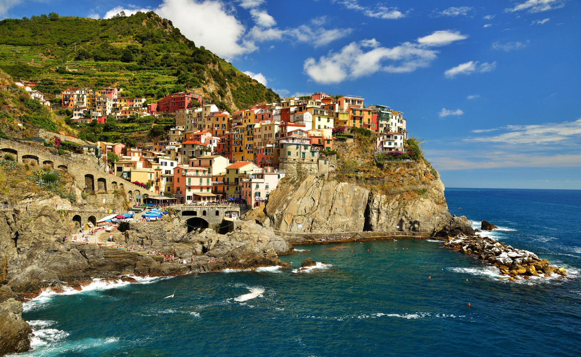 manarola cinque terre italien himmel meer stadt häuser bucht felsen