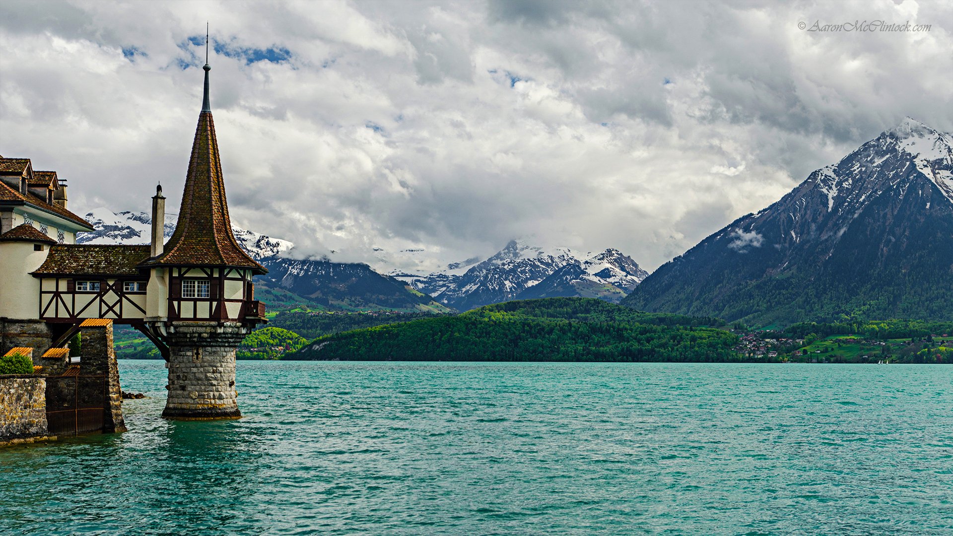 oberhofen oberhofen svizzera cielo montagne lago torre