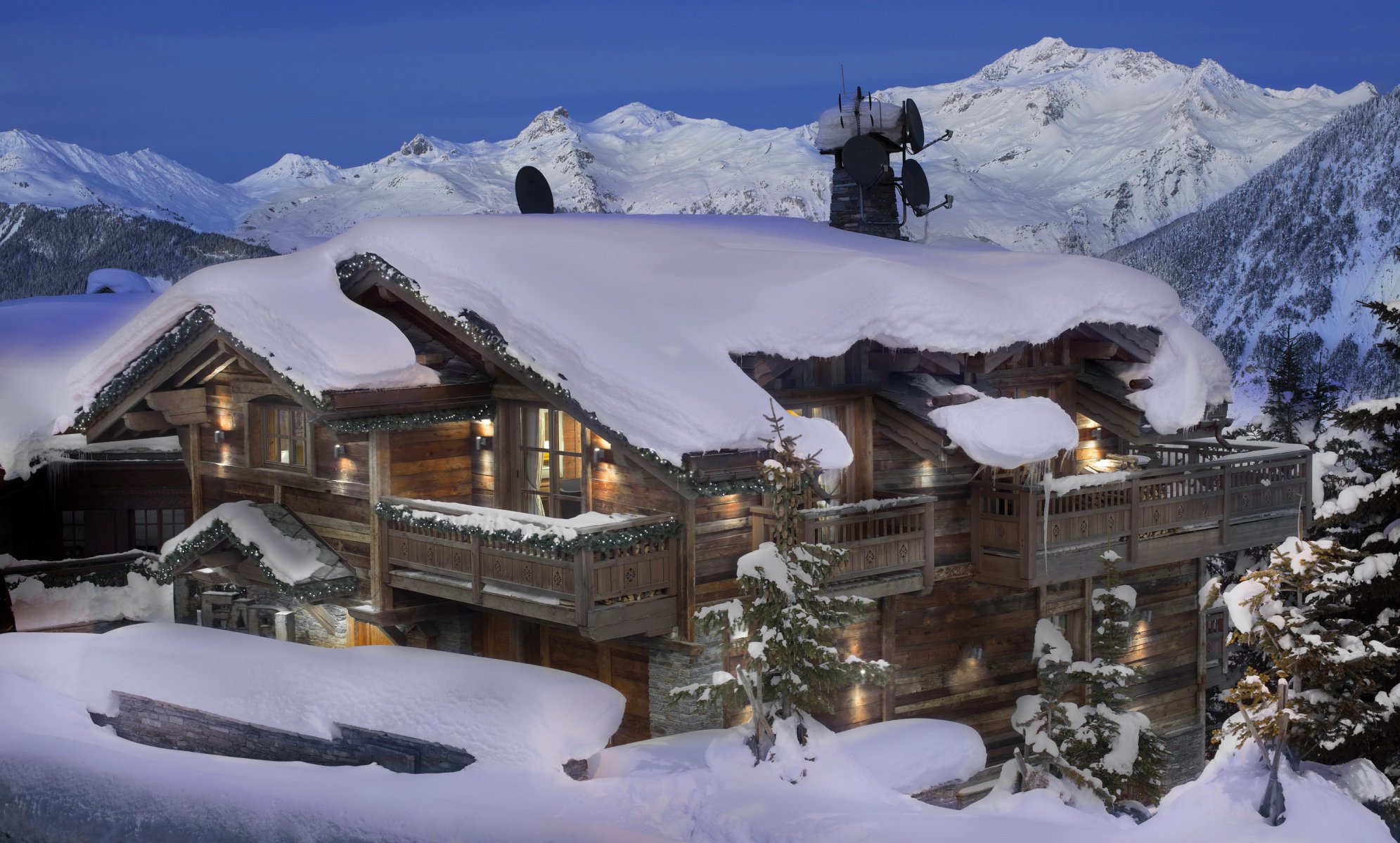 courchevel francia montagne alpi inverno neve sera casa hotel vacanze