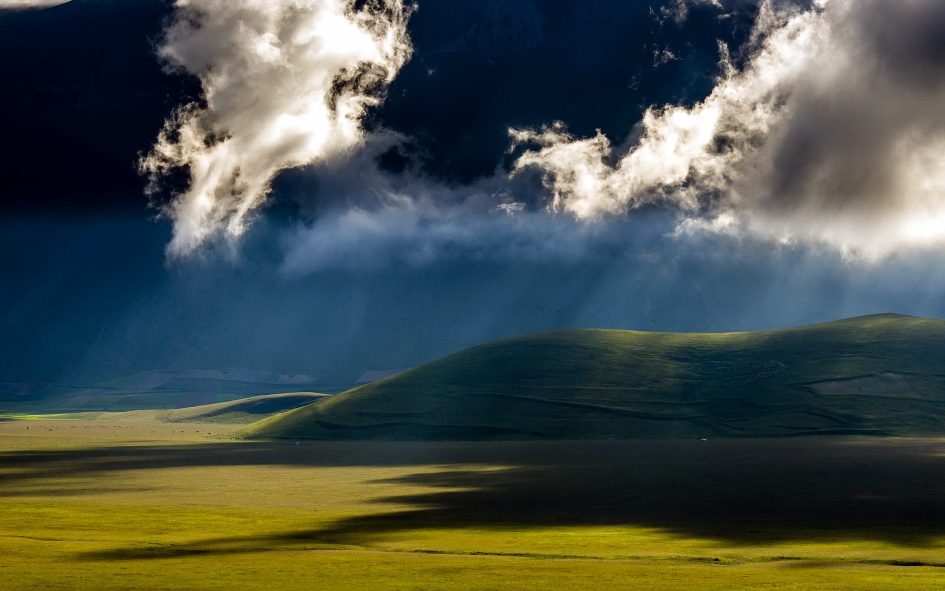 campo cielo nuvole natura paesaggio