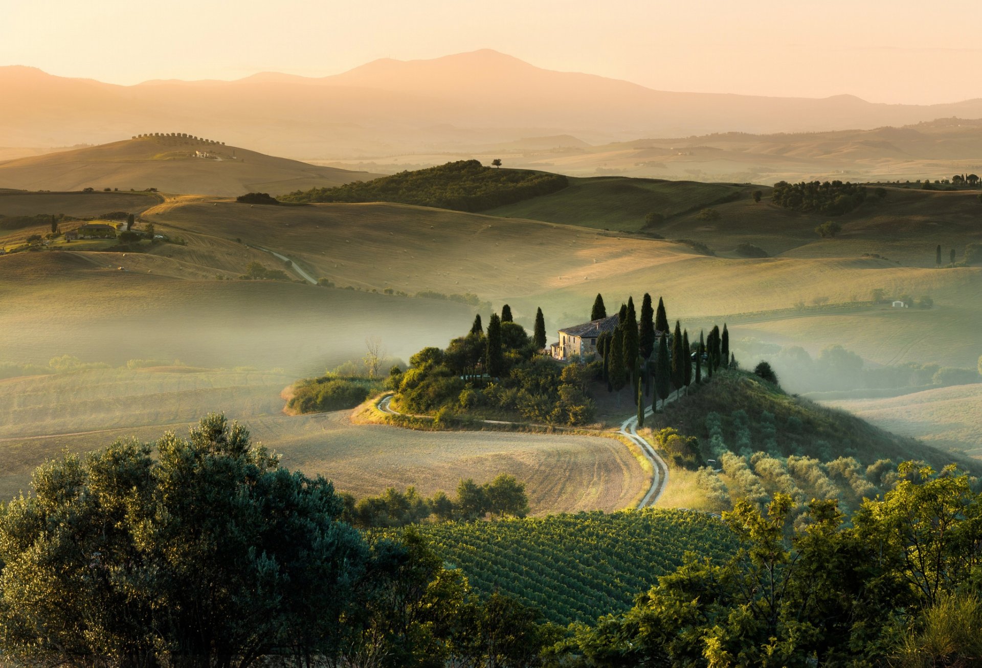 italia toscana verano agosto campos luz mañana