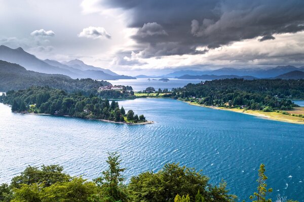 Lago Nahuel Huapi en Argentina