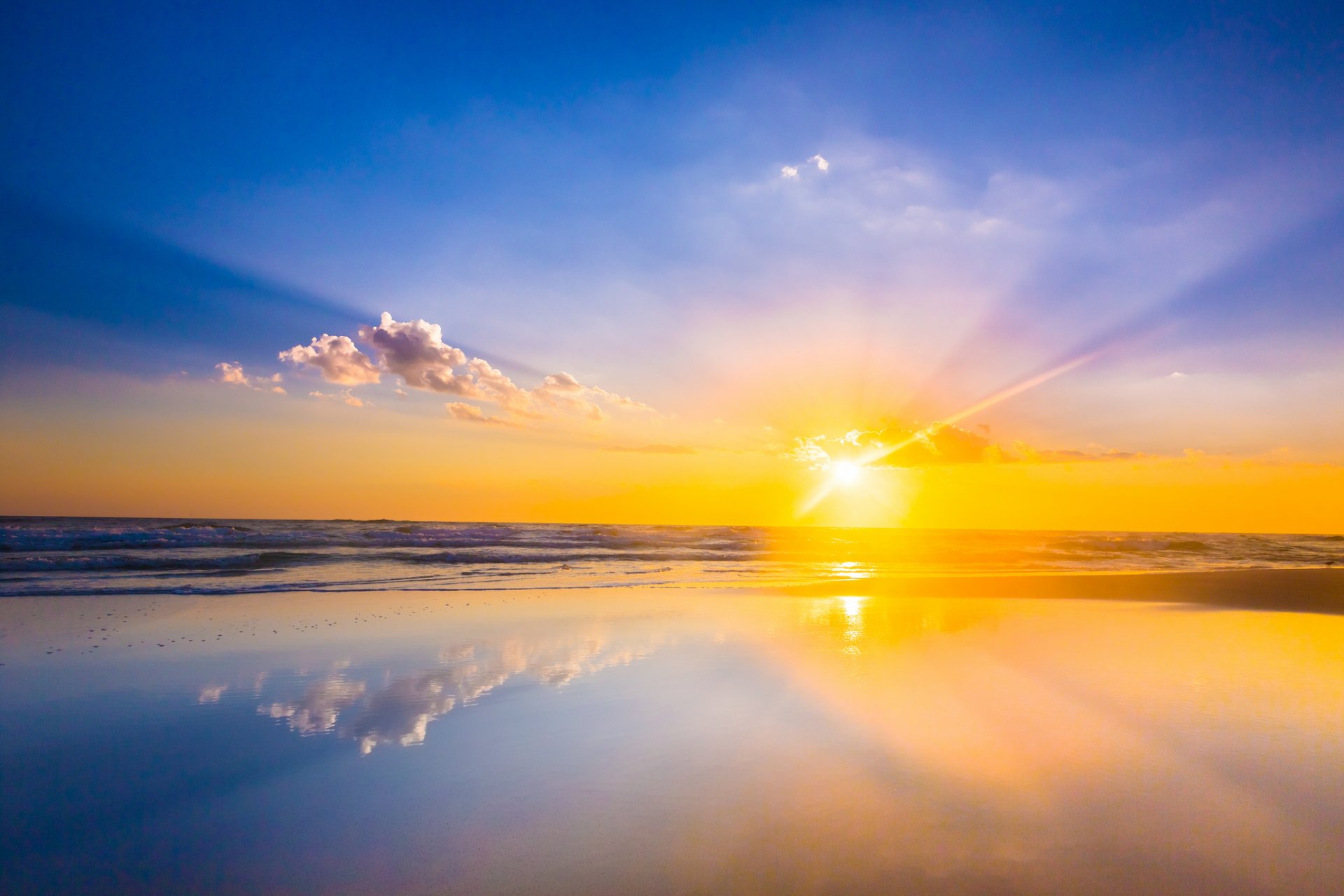 sonnenaufgang strand wolken spiegel reflexion sonne wellen meer horizont