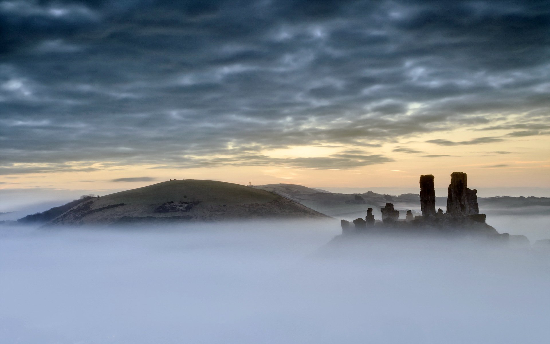 corfe castle fog sunset landscape