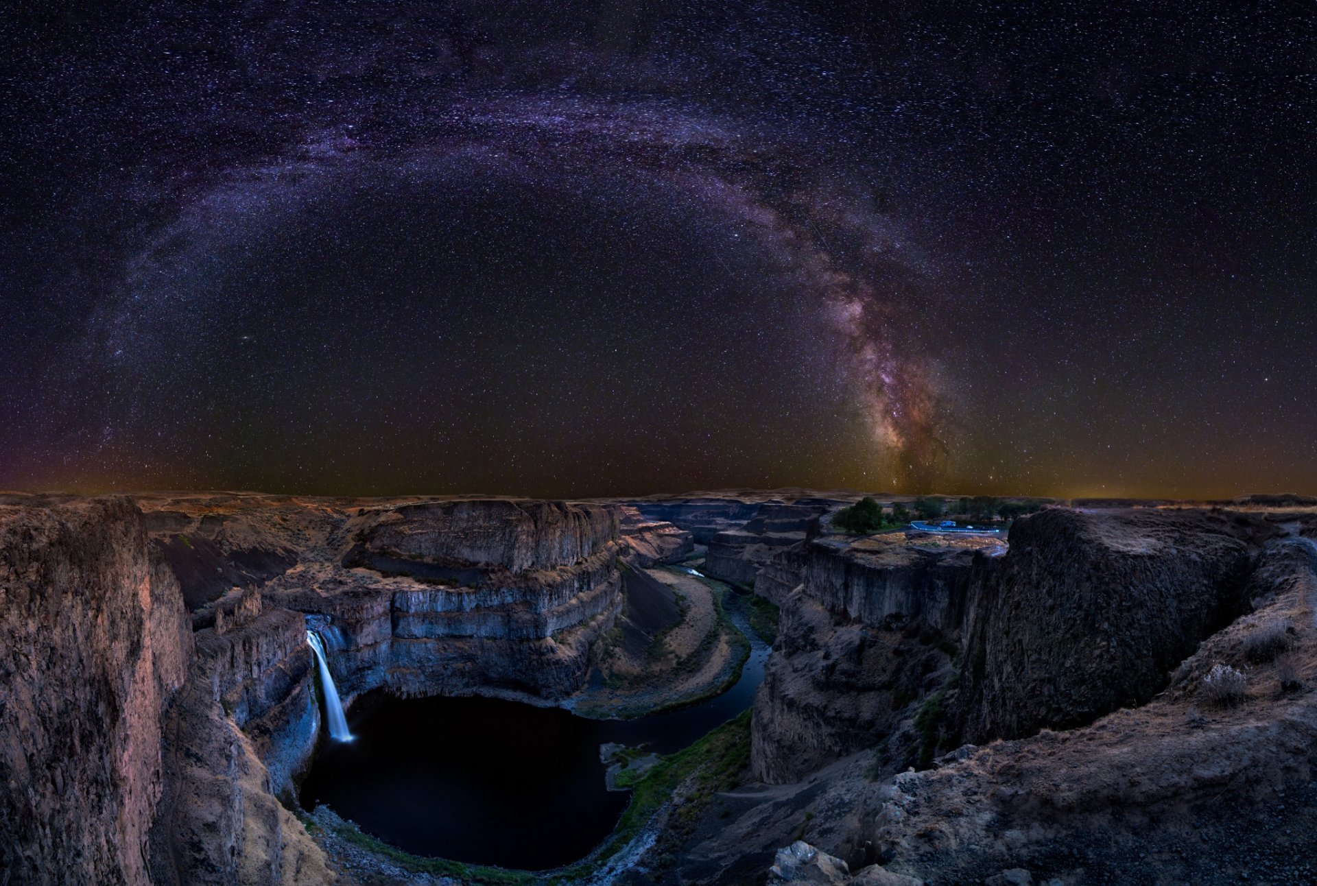 cañón cascada noche estrellas vía láctea