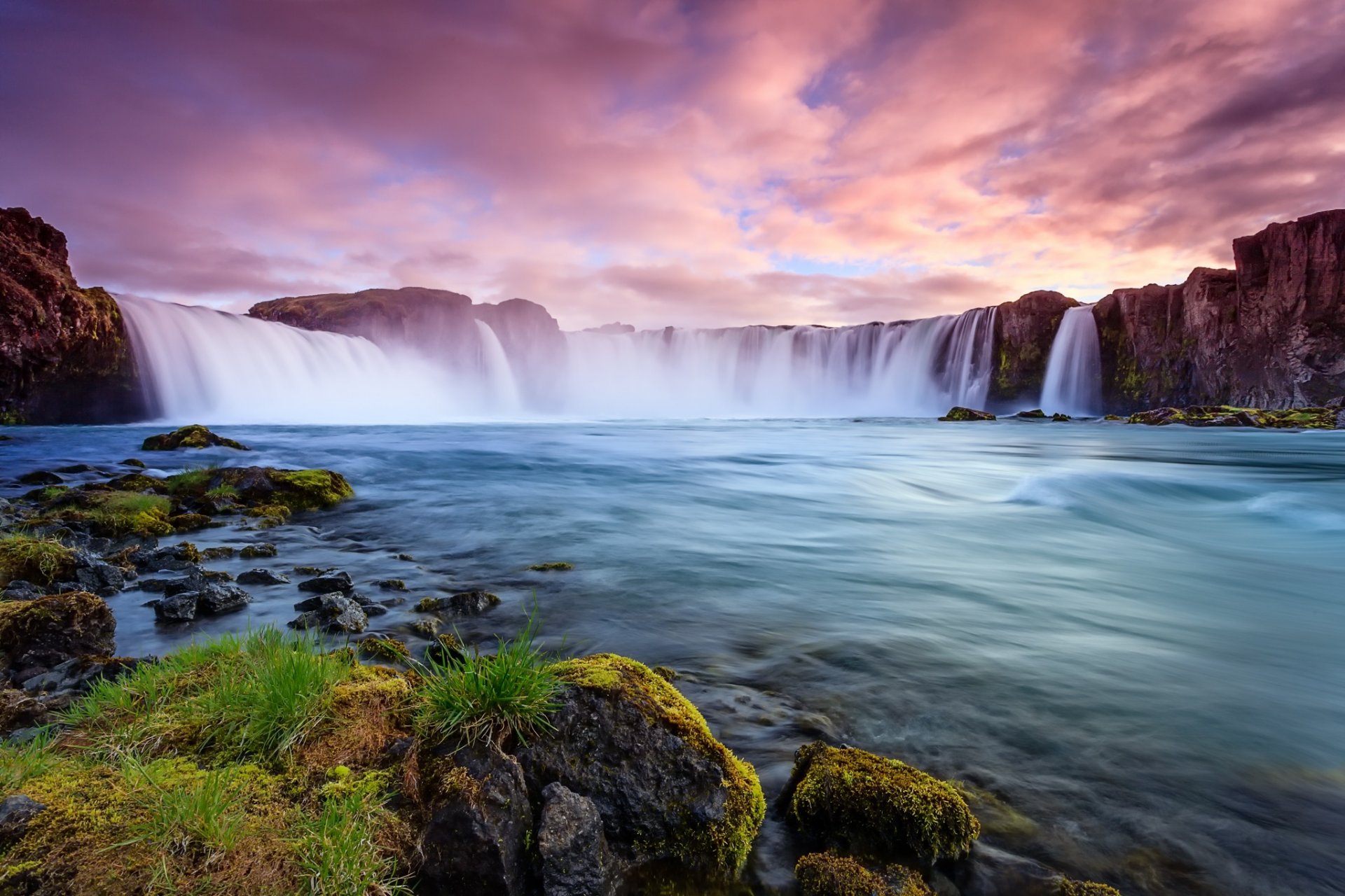 islande cascade rivière ruisseau roches pierres côte nuages nature paysage