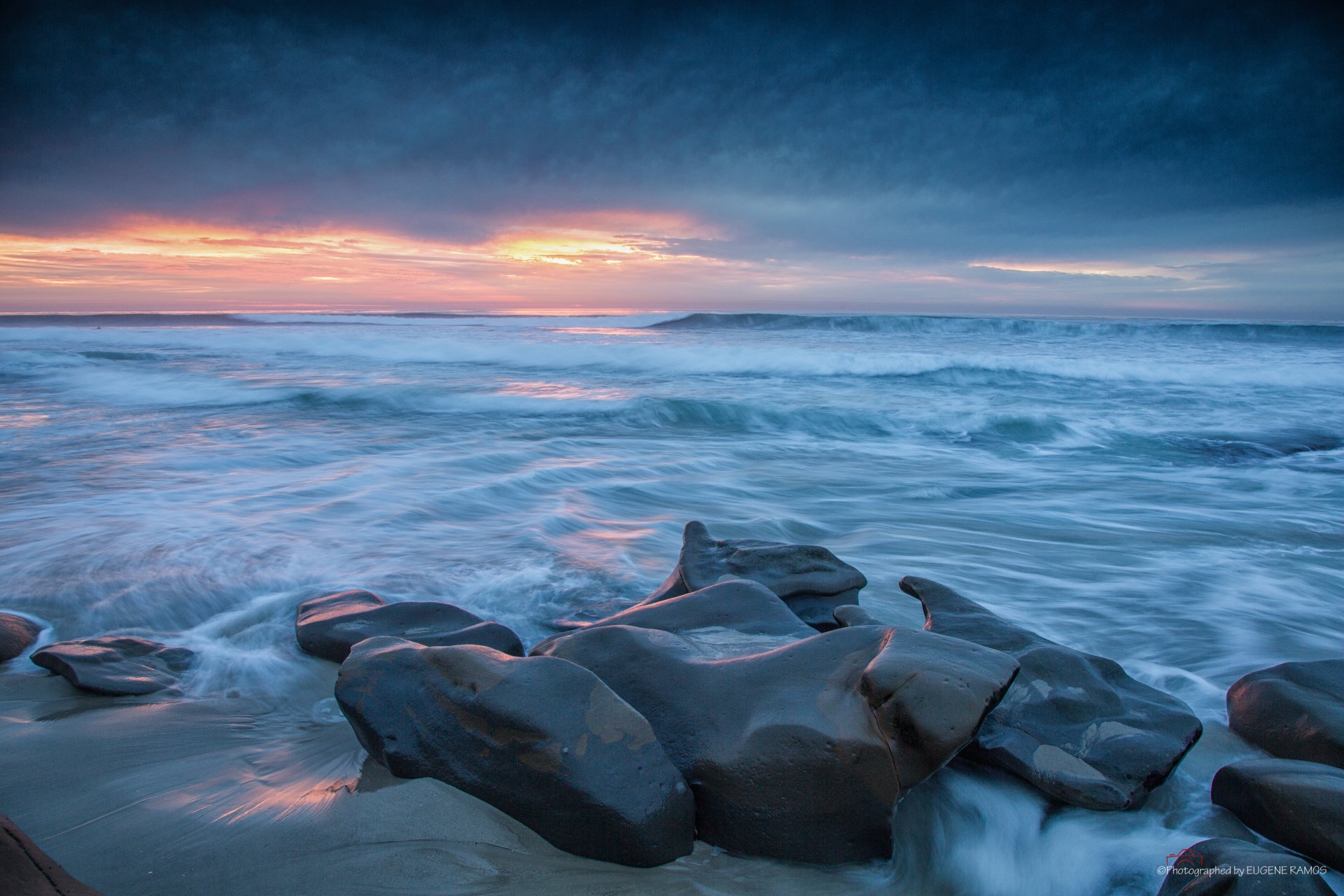 ciel nuages nuages mer vagues pierres rochers