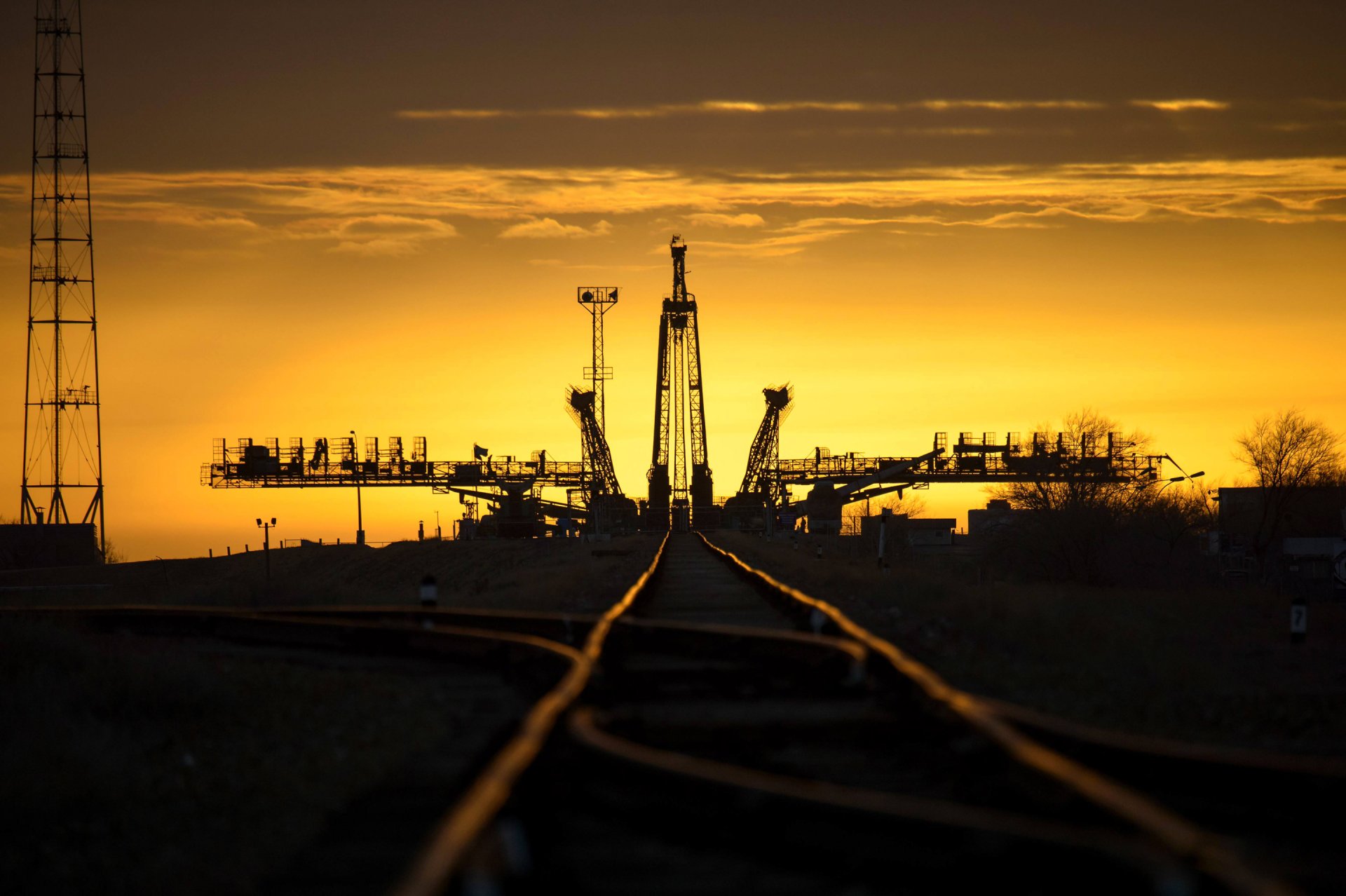 ky clouds sunset rails spaceport