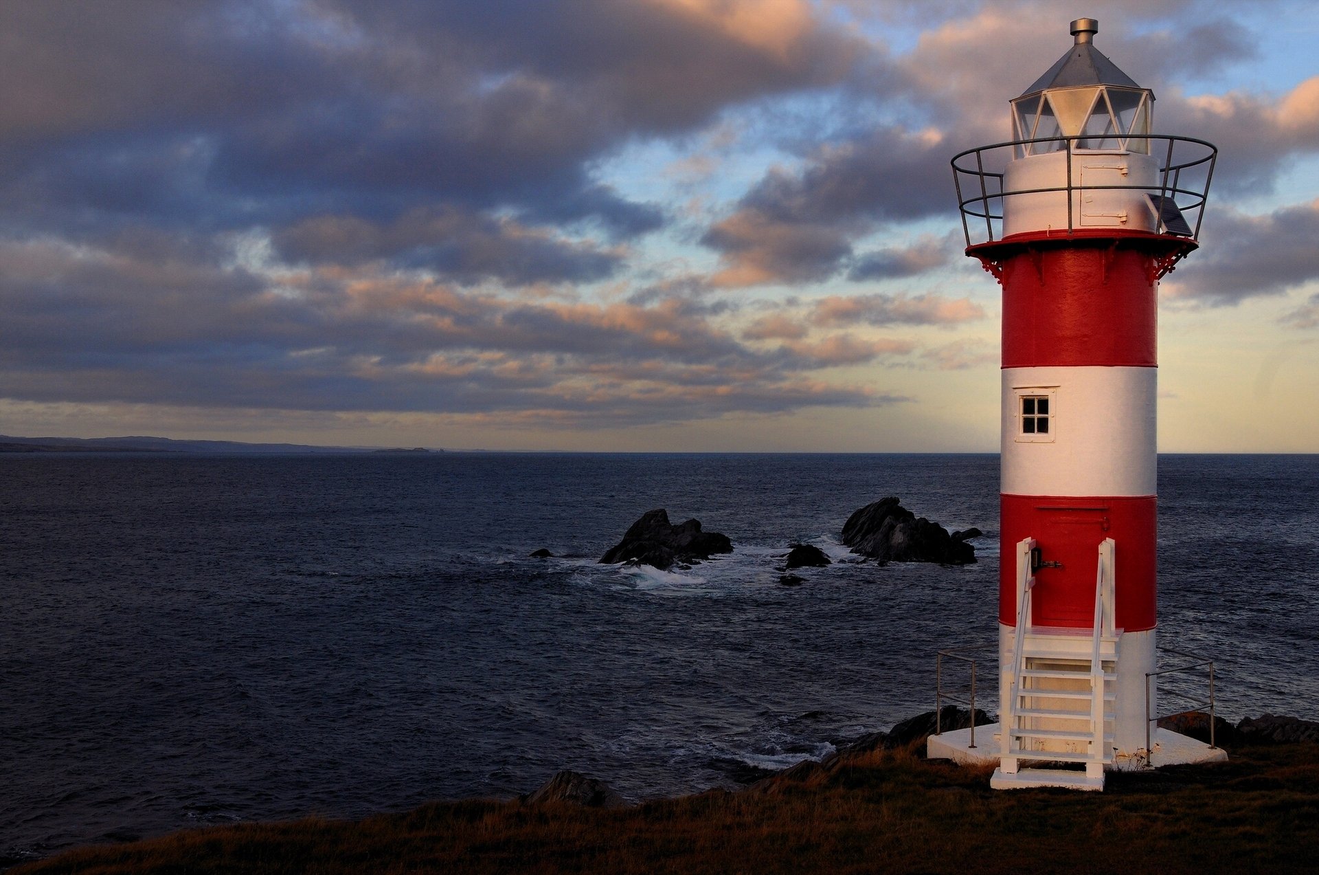 grüner leuchtturm point port de grave neufundland und labrador kanada atlantik leuchtturm küste klippen