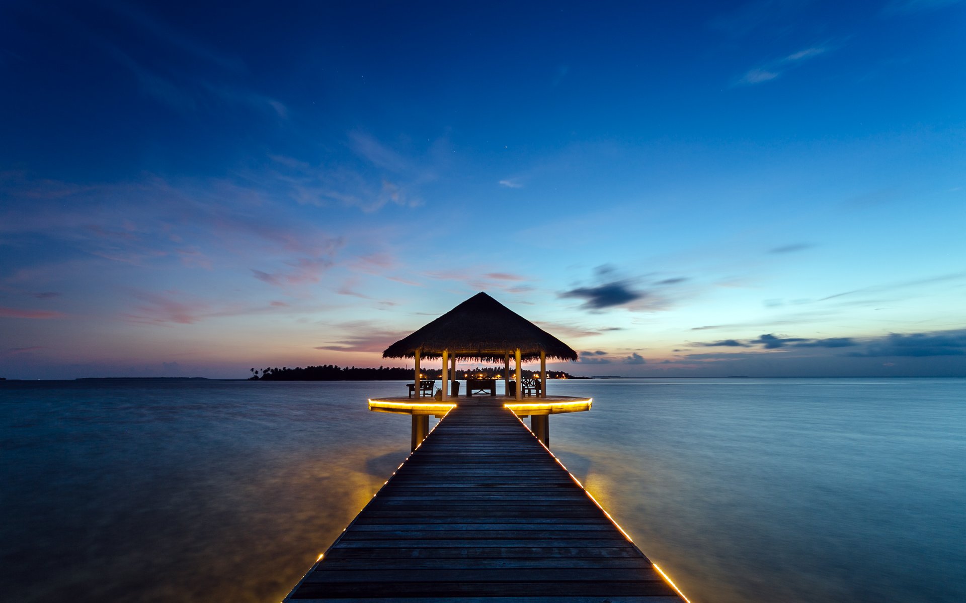 kihaadhuffaru insel malediven landschaft sonnenuntergang bungalow ozean resort