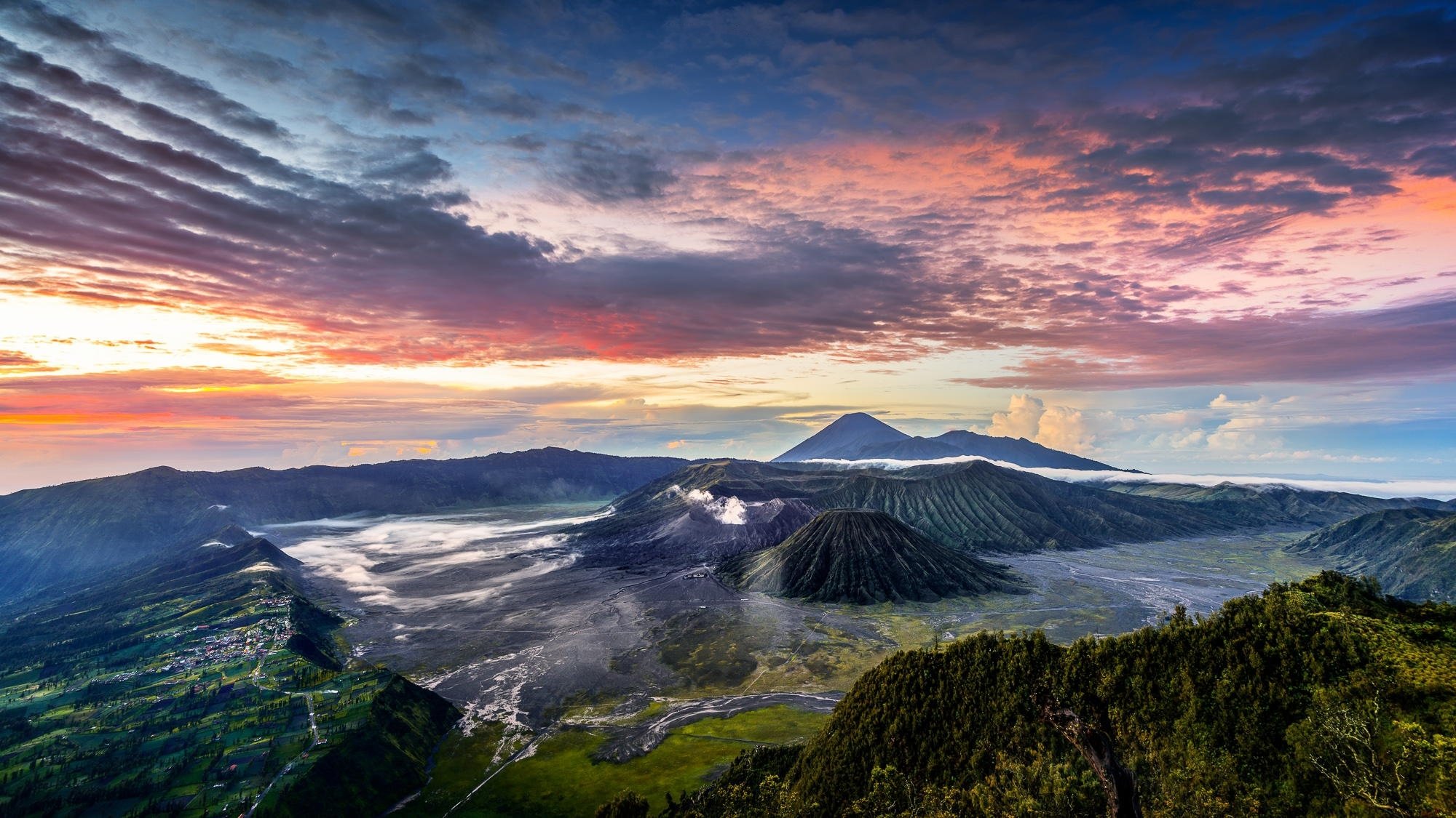 panoramma indonesia montañas nubes java complejo volcánico-caldera tengger tengger volcán bromo