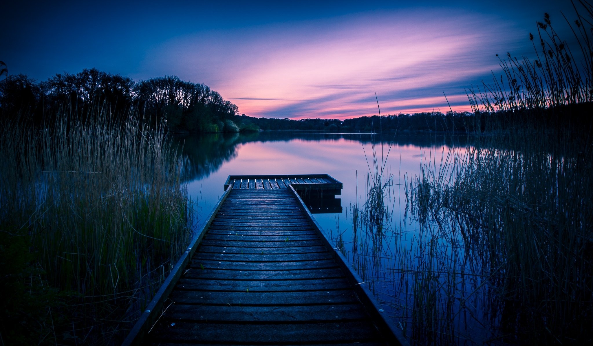 angleterre comté de wiltshire lac pont matin aube