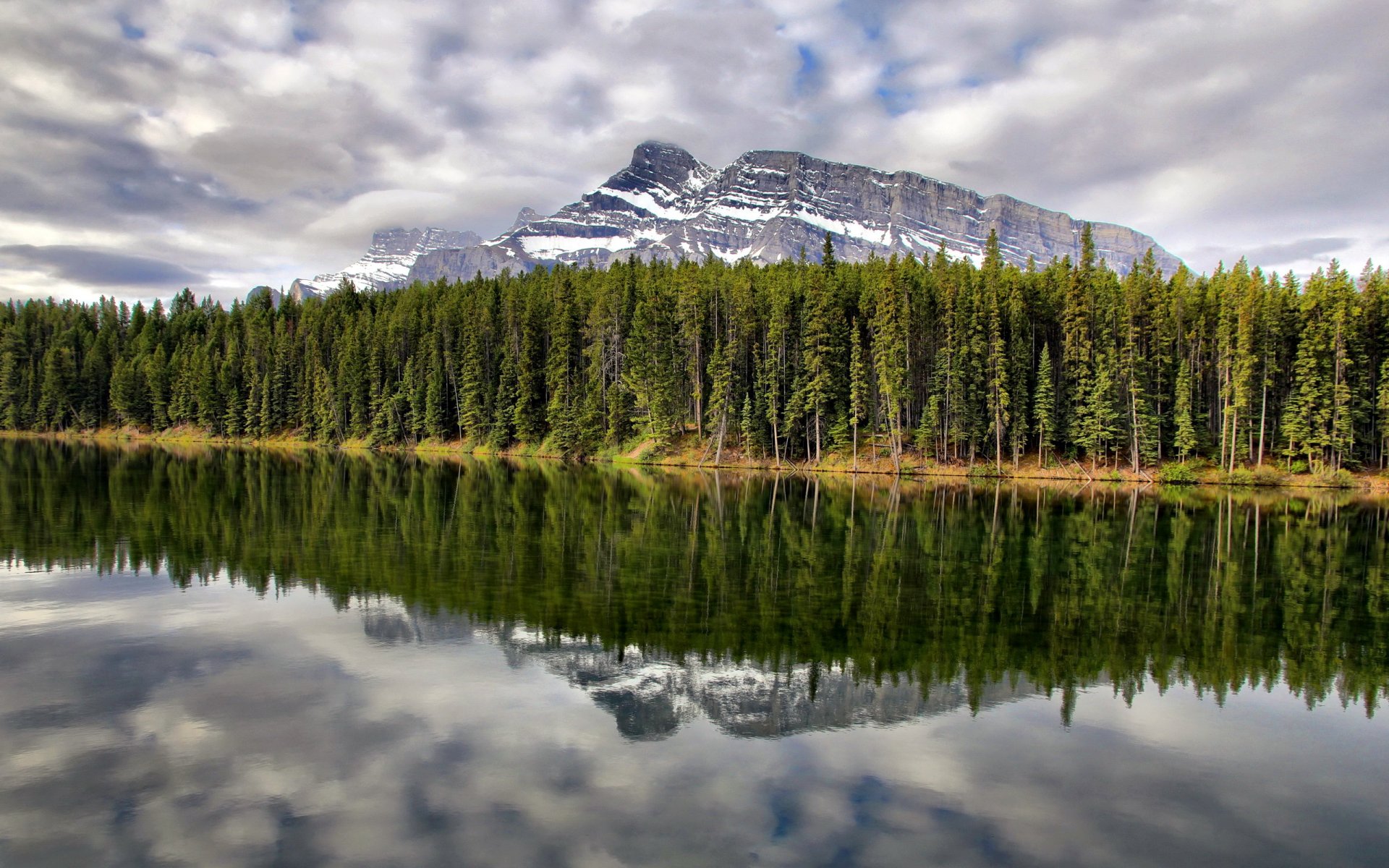 johnson lake mf rundle parc national banff canada