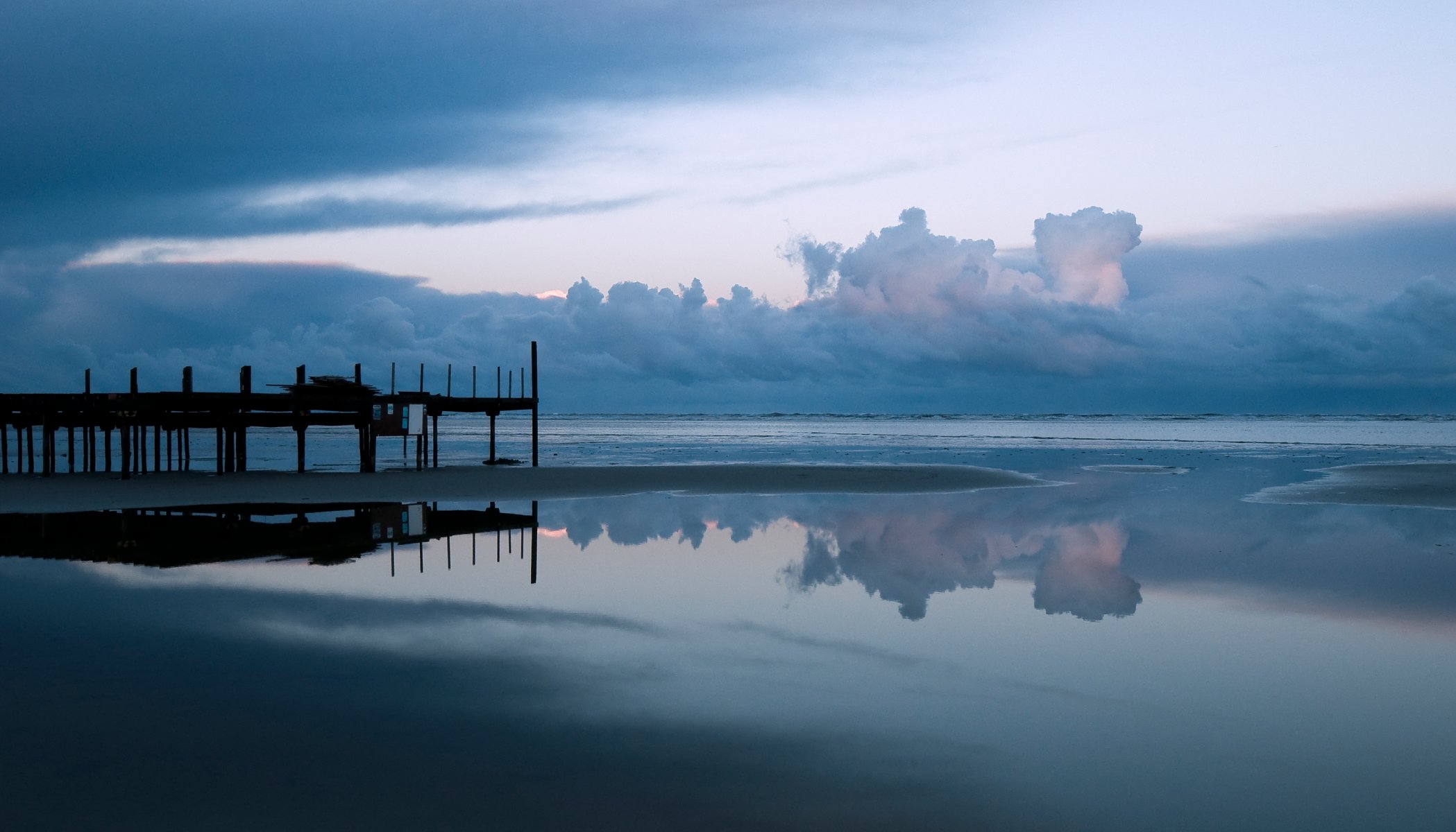 plage océan eau ciel nuages pont horizon