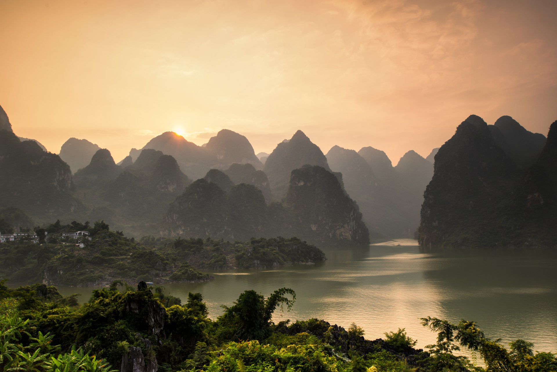 chine mer montagnes forêt soleil ciel guizhou paysages rivière xingyi coucher de soleil wu zhou hd